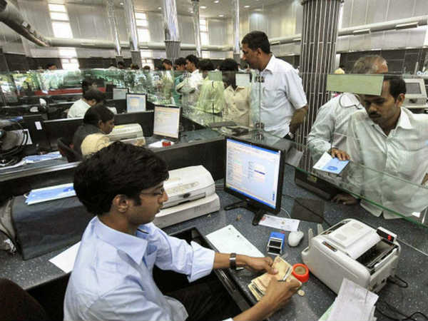 ఎవడబ్బ సొమ్మని రుణాల రద్దు? బ్యాంకులు చేతకాని దద్దమ్మలా??