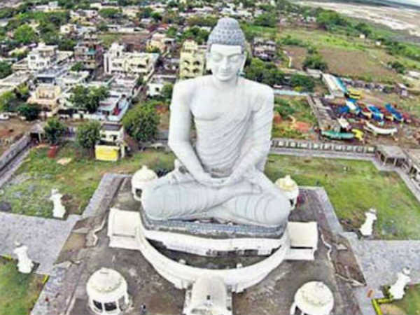 అమరావతి ఉద్రిక్తత వల్ల హైదరాబాద్కు డిమాండ్ పెరుగుతోందా?