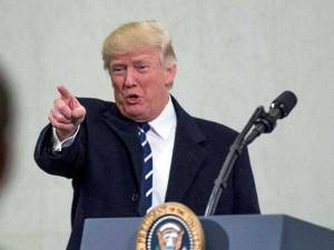 కరోనా వల్ల ఆర్థిక మాంద్యంలోకి, ఆగస్ట్ వరకు సంక్షోభం: ట్రంప్